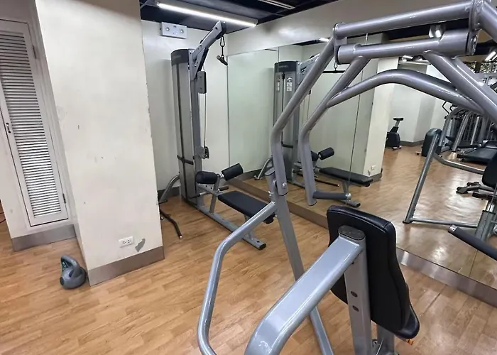 Mckinley Hill Bgc 1br Pool, Gym, Sauna Sleeps 3 *