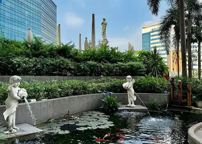 Mckinley Hill Bgc 1br Pool, Gym, Sauna Sleeps 3